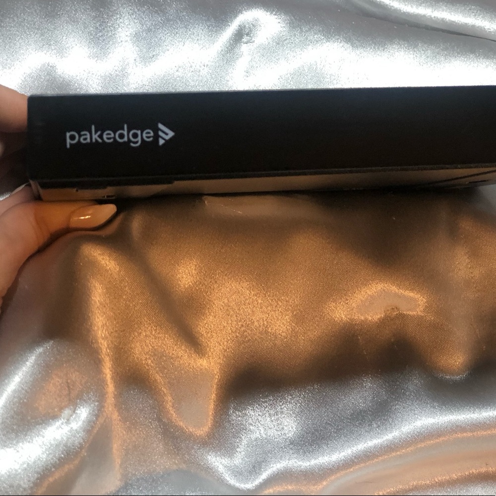 Pakedge WR-1 802.11AC Dual Band WiFi Router